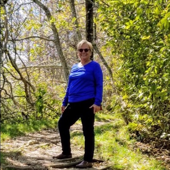 Meet your Posher, Flora - Picture 1 of 1